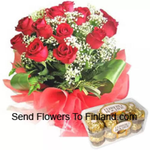 Bouquet de 11 roses rouges avec des remplissages saisonniers accompagné de 16 délicieux Ferrero Rochers