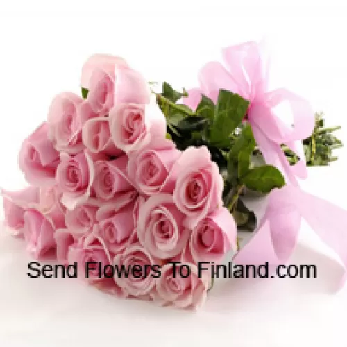 Bouquet de 25 roses roses avec des remplissages saisonniers